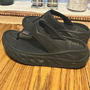 Hoka one one women’s recovery sandal. Black. Excellent condition.